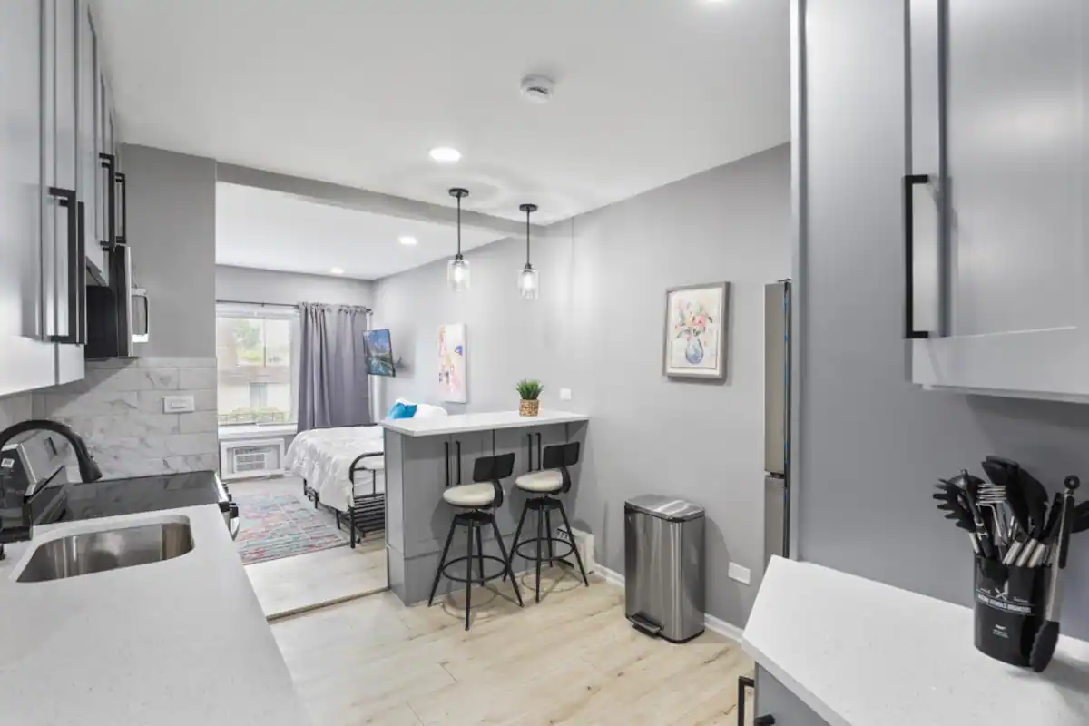 Modern Studio with Kitchenette