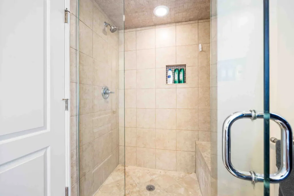 windy-city-full-bathroom-1