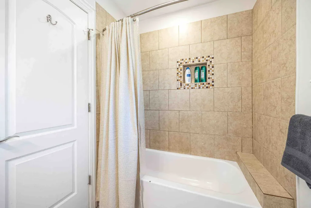 windy-city-full-bathroom-3